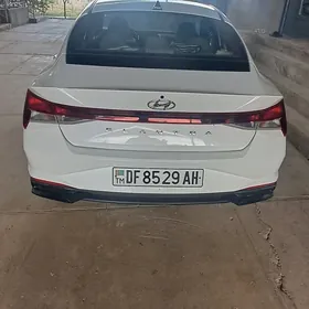Hyundai Elantra 2021