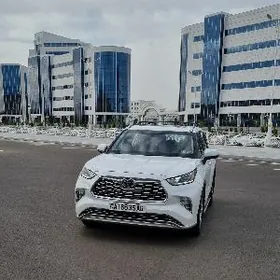 Toyota Highlander 2021