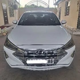 Hyundai Elantra 2019