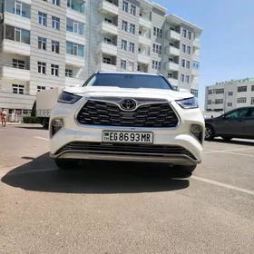 Toyota Highlander 2022