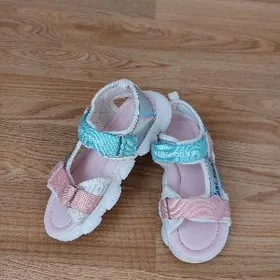 Босоножки девичьи,фирменные