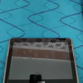 kompyuter bilen planset