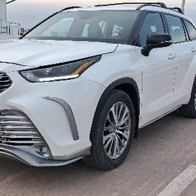 Toyota Highlander 2021