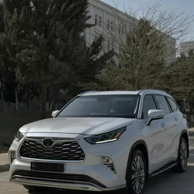 Toyota Highlander 2020
