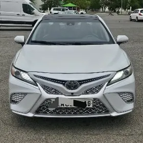 Toyota Camry 2018