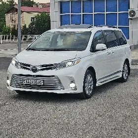 Toyota Sienna 2018