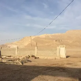 Jebelde satlyk jaý ýer