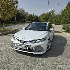Toyota Camry 2019
