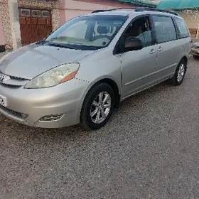 Toyota Sienna 2008