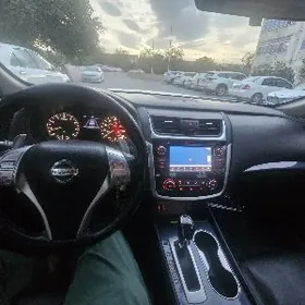 Nissan Altima 2018