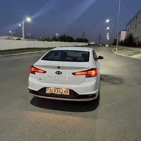 Hyundai Elantra 2019