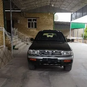 Nissan Pathfinder 1997