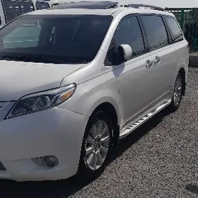 Toyota Sienna 2012