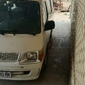 Toyota Hiace 2002