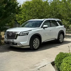 Nissan Pathfinder 2024