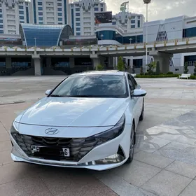 Hyundai Elantra 2022