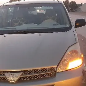 Toyota Sienna 2003
