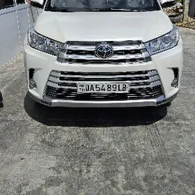Toyota Highlander 2019