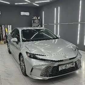 Toyota Camry 2025