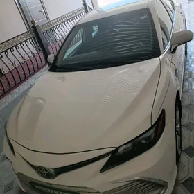 Toyota Camry 2021