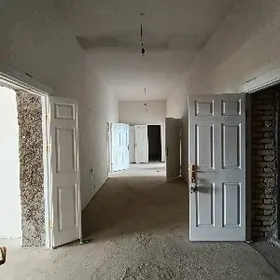 Элитка 3нжи этаж 4ком 258м²