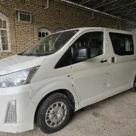 Toyota Hiace 2020