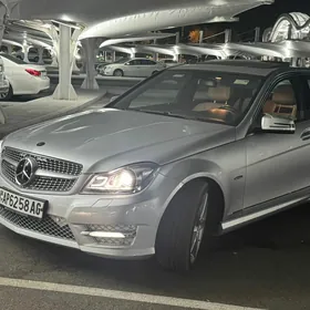 Mercedes-Benz C350 2013