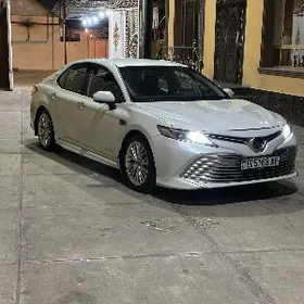 Toyota Camry 2019