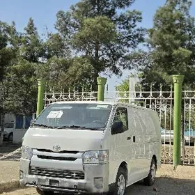 Toyota Hiace 2024