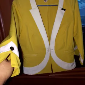 костюмы новые