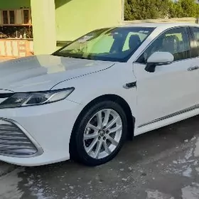 Toyota Camry 2021