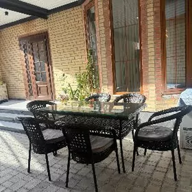 Комплект  стол и стулья