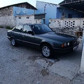 BMW 525 1990