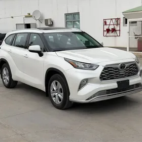 Toyota Highlander 2021