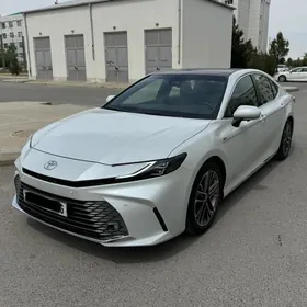 Toyota Camry 2025