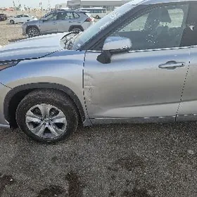 Toyota Highlander 2022