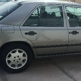 Mercedes-Benz 230E 1988