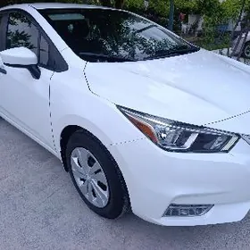 Nissan Versa 2022