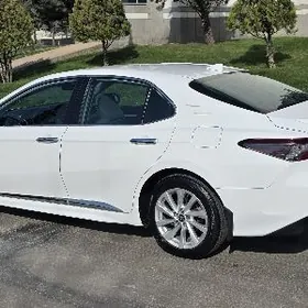 Toyota Camry 2022