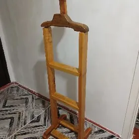 вешолка деревянный