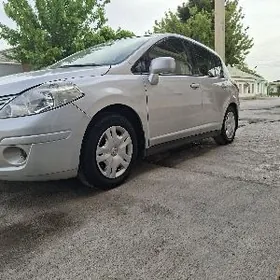 Nissan Versa 2010