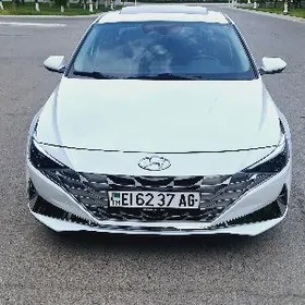 Hyundai Elantra 2022