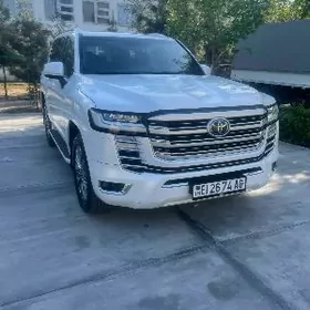 Toyota Land Cruiser 2023