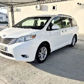 Toyota Sienna 2013