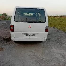 Mitsubishi Hover 1995