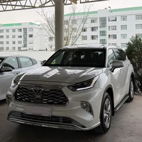 Toyota Highlander 2021