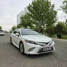 Toyota Camry 2018