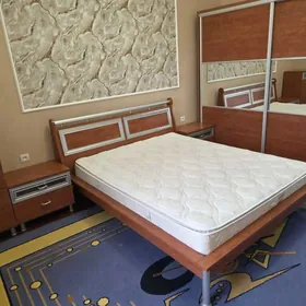 spalny garnatur bile