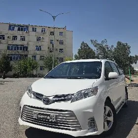 Toyota Sienna 2017
