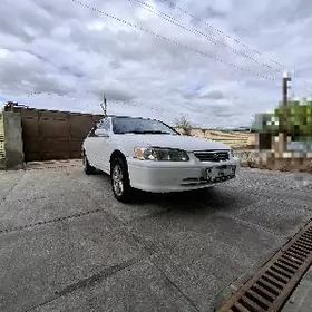 Toyota Camry 2000